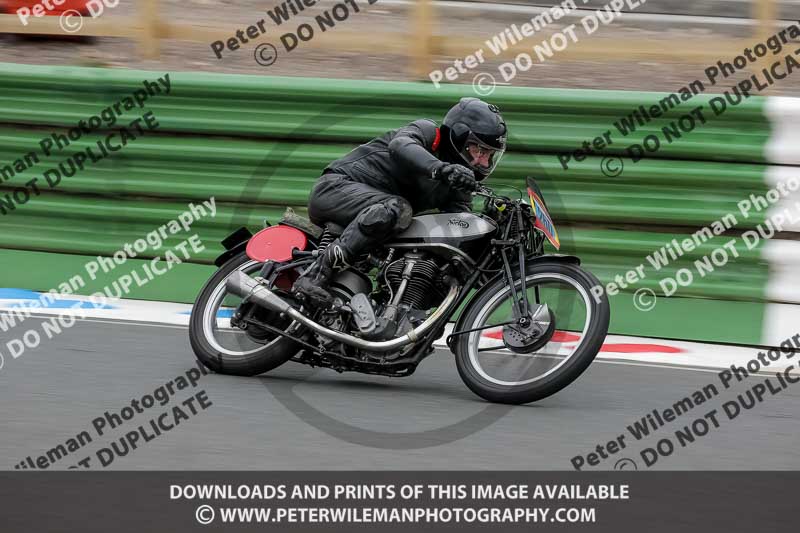 Vintage motorcycle club;eventdigitalimages;mallory park;mallory park trackday photographs;no limits trackdays;peter wileman photography;trackday digital images;trackday photos;vmcc festival 1000 bikes photographs